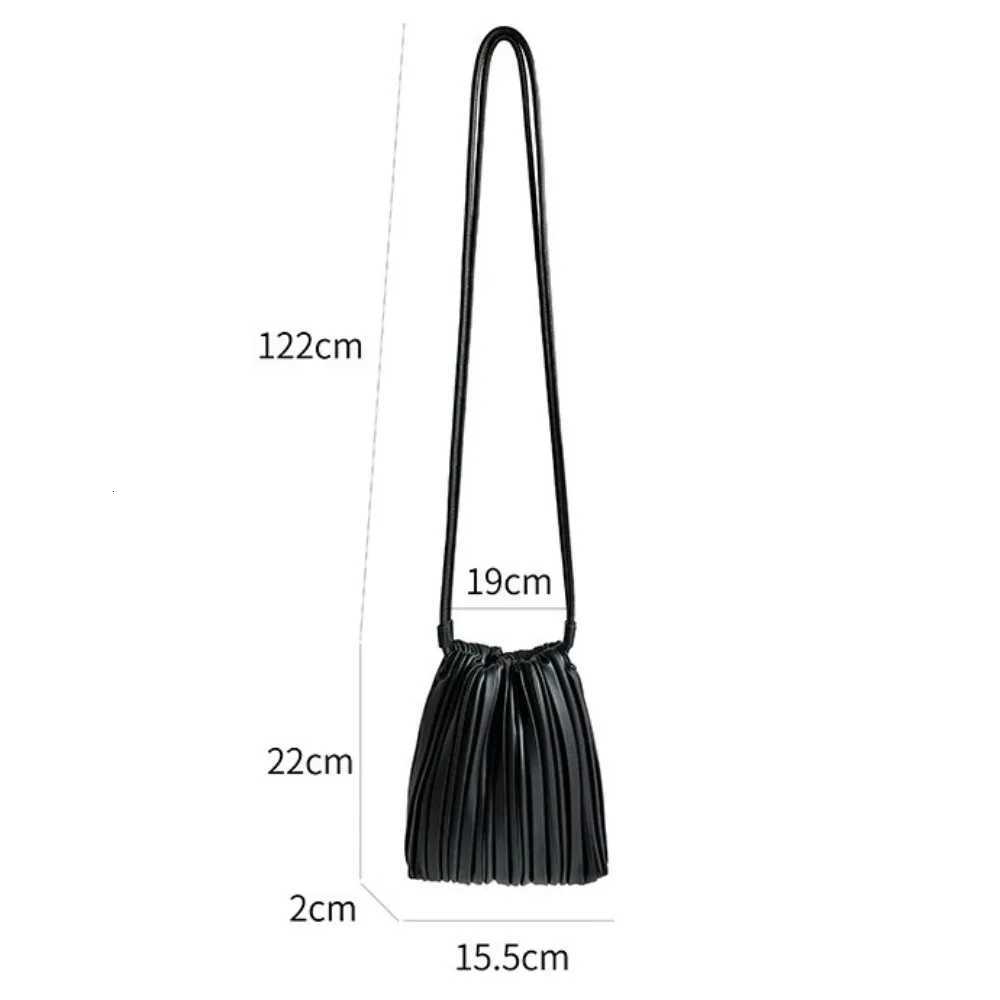 New Fashion PU Leather Crossbody Bag Versatile Use Inner Insert Pocket Shoulder Bag Elegant Pleated Square Bag for Women Y250819