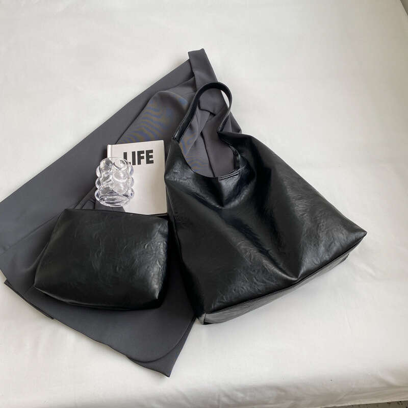 Pleated Commuting Underarm Large Capacity for Bags Women 2025 New Autumn Fashion Designer Casual Tote Niche Shoulder Bag