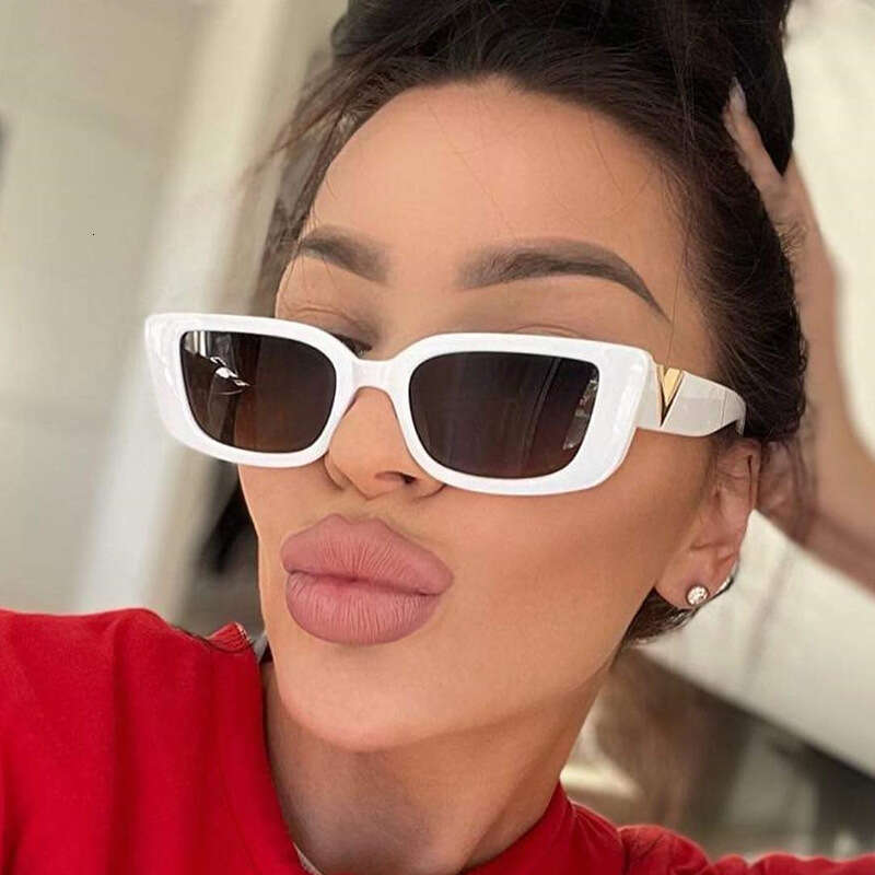 Trendy New Fashion Simple Square Hip-Hop Designer Glasses Celebrity Style Street Photography Sun Protection Sunglasses for Women