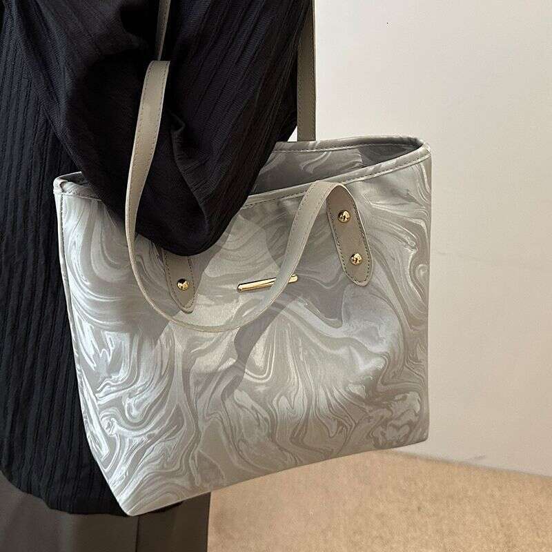 Large Capacity 2025 Summer New High-End Versatile Tote Bag Fashion Commuter Shoulder Handbag for Women