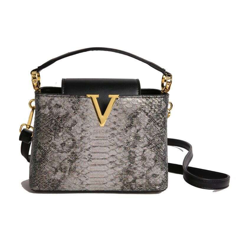 New Crocodile Pattern Compartment Gold V-Shaped High-End Glitter Exaggerated Versatile Handbag For Going Out