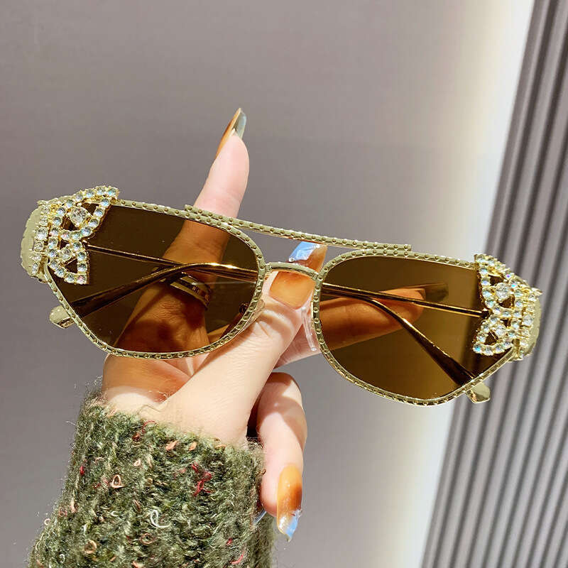 New D Brand Metal Style Diamond-Studded Butterfly Designer Shape Polygonal Sunglasses for Women UV Protection