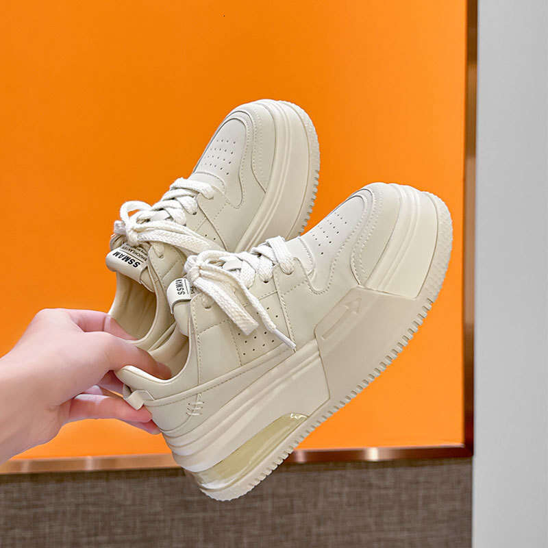 White Sneakers for Women 2024 Autumn Winter New Thick-Soled Casual Sports Stylish Versatile Student Ins Trendy Board Shoes