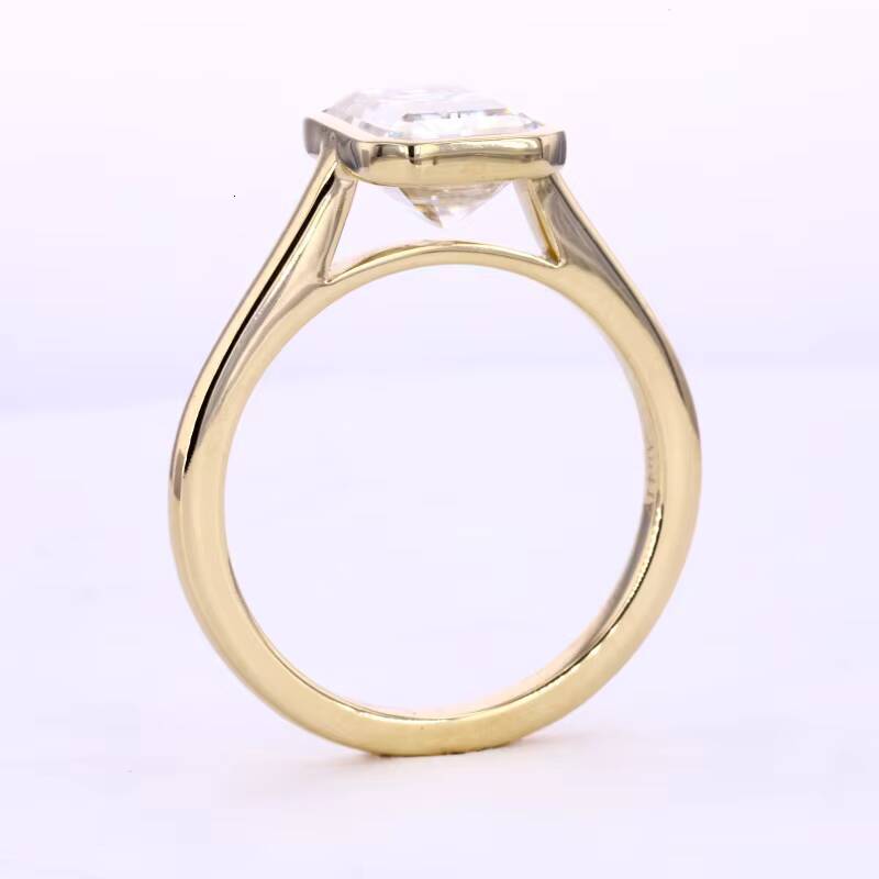 Starsgem Custom Made Bezel Setting Yellow Gold Popular Style Emerald Cut 2ct Moissanite Diamond Ring