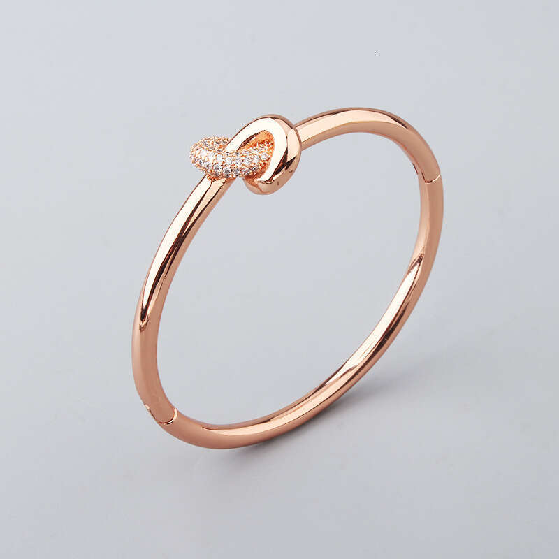 Fashion Gold-Plated for Women, Dia-Studded, Non-Fading, Knot Buckle Bracelet Jewelry