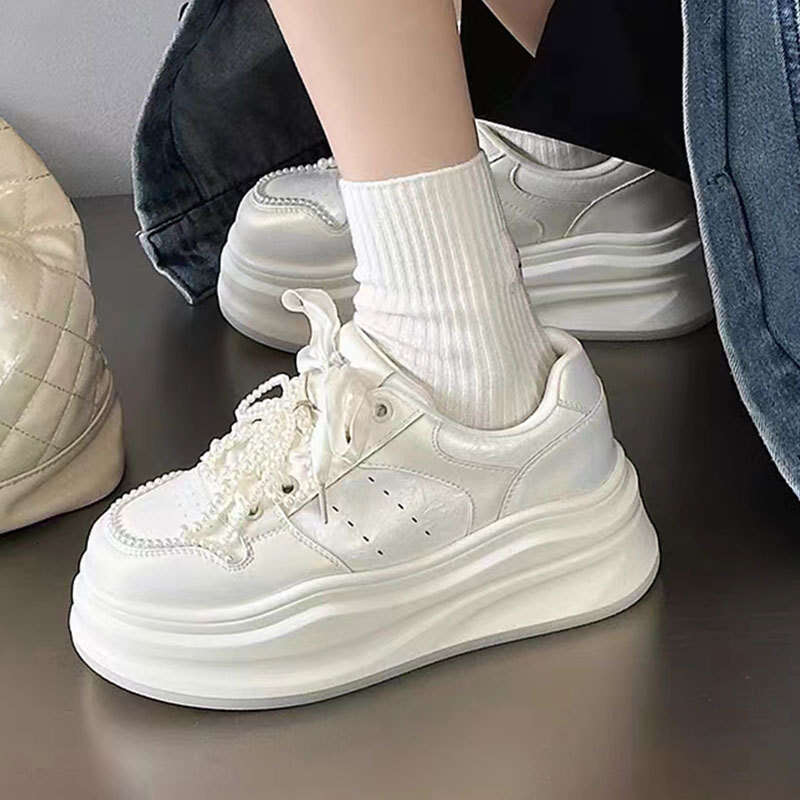 2025 Early Spring New Niche Pearl Design Versatile White Shoes Ins Thick Sole Genuine Leather Casual Sneakers for Women