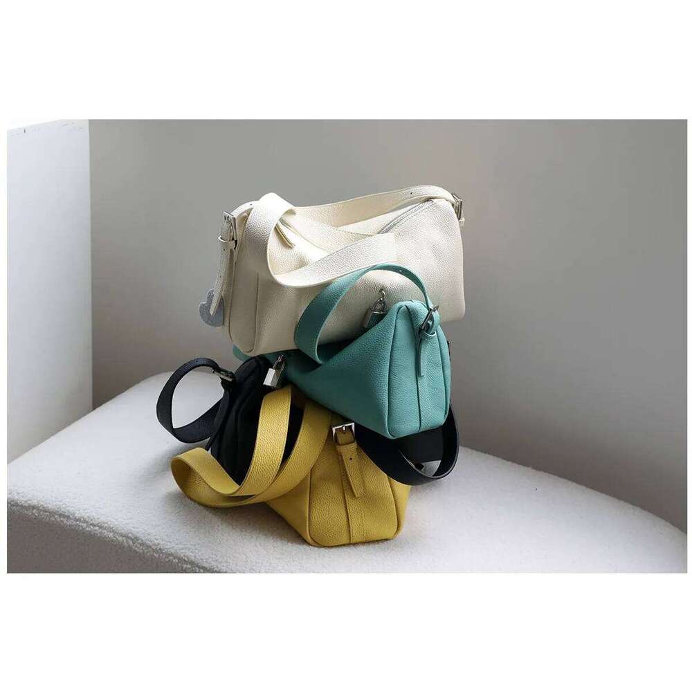 Designer Bags Ins Chic Design Soft Horizontal Cylindrical Shape Pillow 100% Real Leather Women Shoulder Bag Yellow Sky Blue Purse Luxury Bag