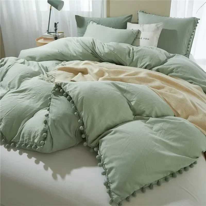 Solid Color Soft Washed Duvet Cover 3 Pieces Set case Bedding Set for Twin Full Queen King Size Cute Pom-pom Decoration Y250819