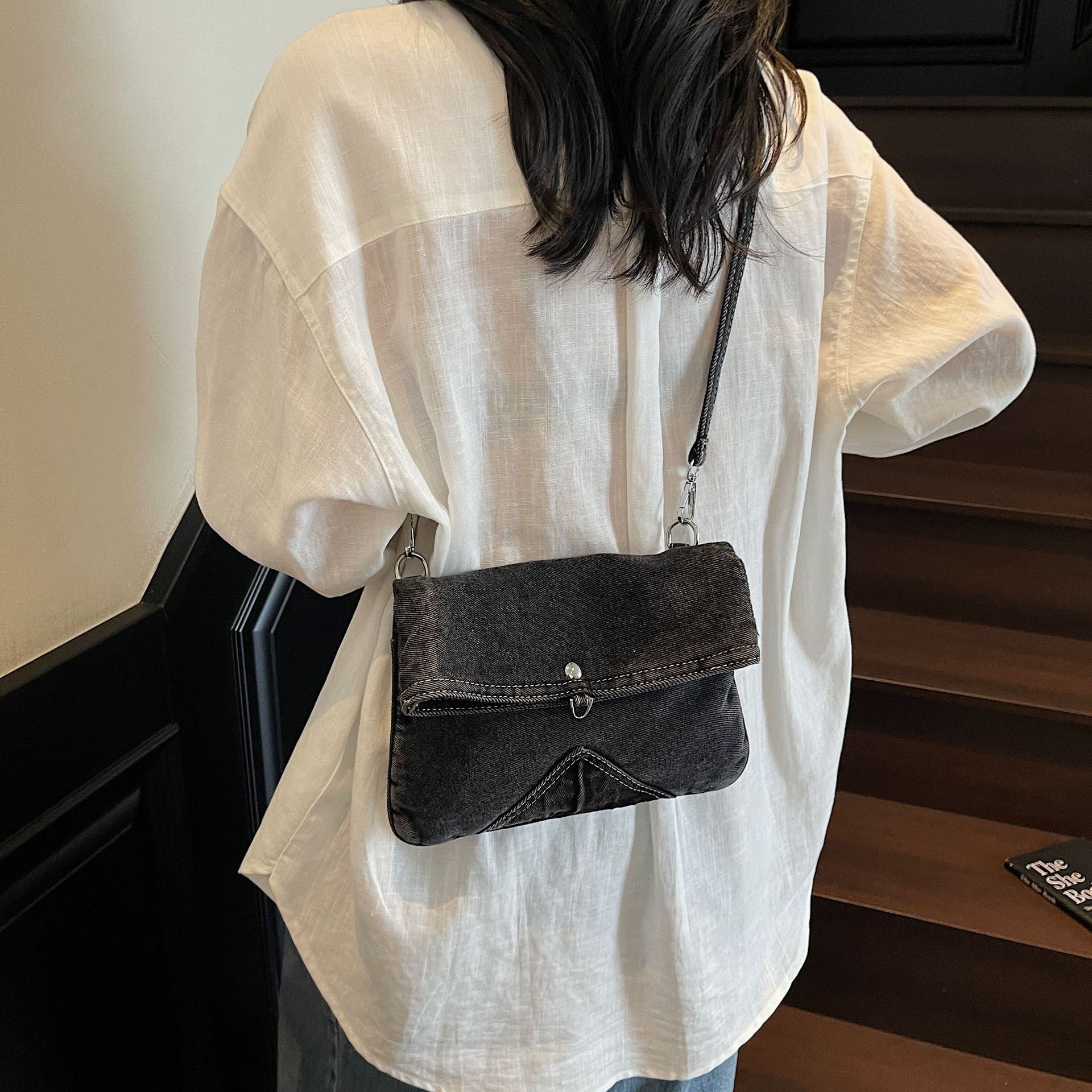 2025 autumn lazy style large capacity Japanese washed denim canvas bag women's crossbody bag women's artistic casual crossbody bag women