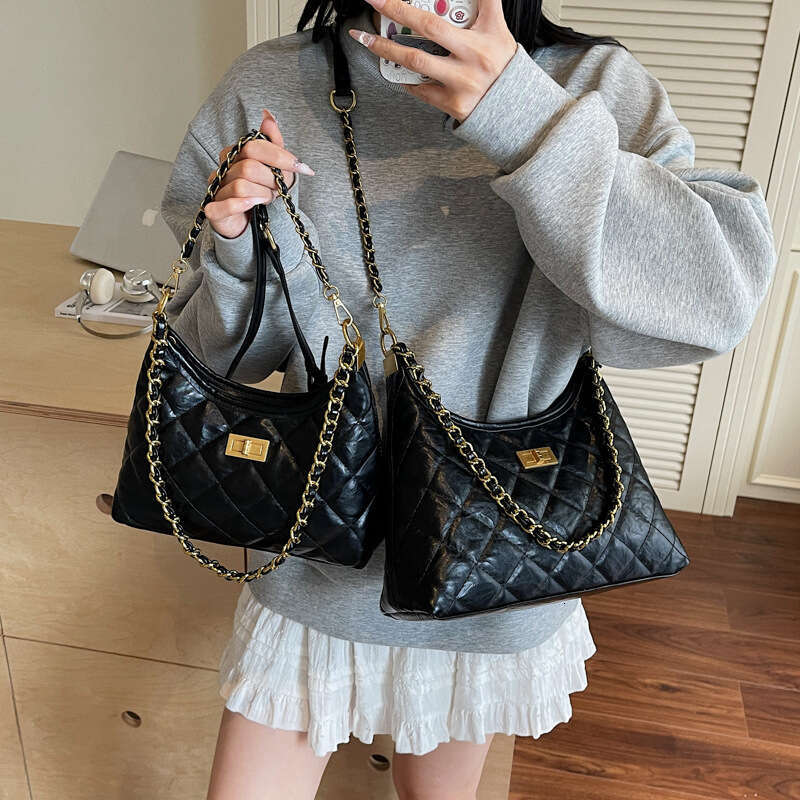2025 Summer New Diamond Pattern Chanel Style Chain Shoulder Women's Fashion Simple Underarm Commuter Tote Bag