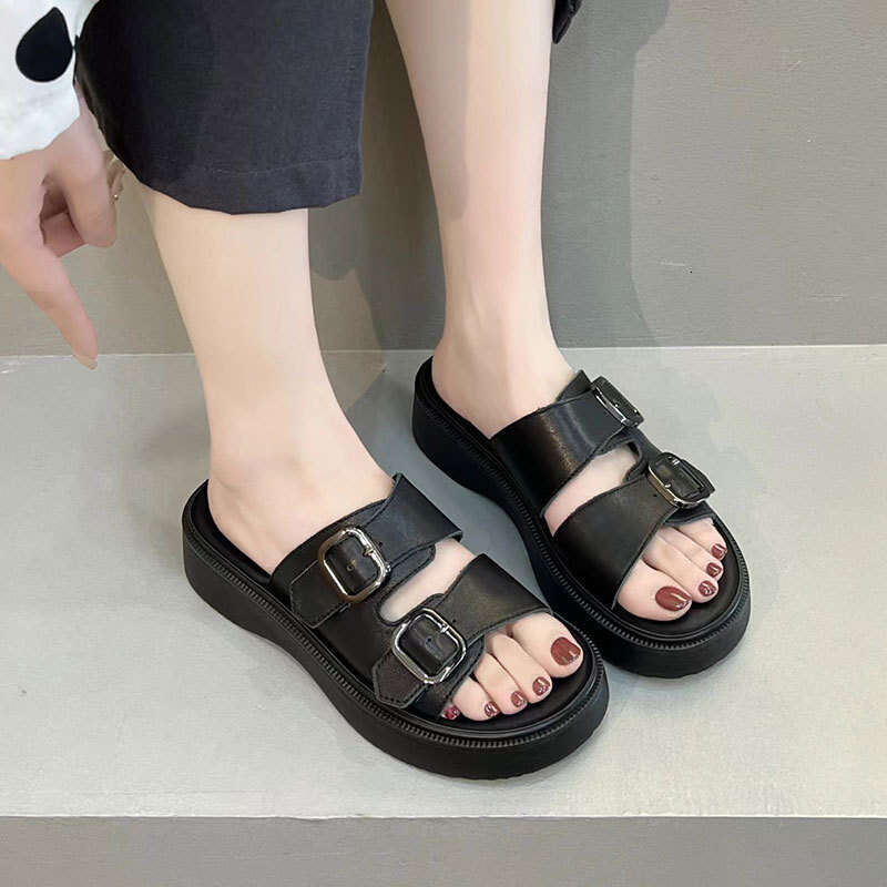 Women's Outdoor 2025 Summer New Matching Dress Thick Sole Beach Sandals High-End Fashionable Slippers