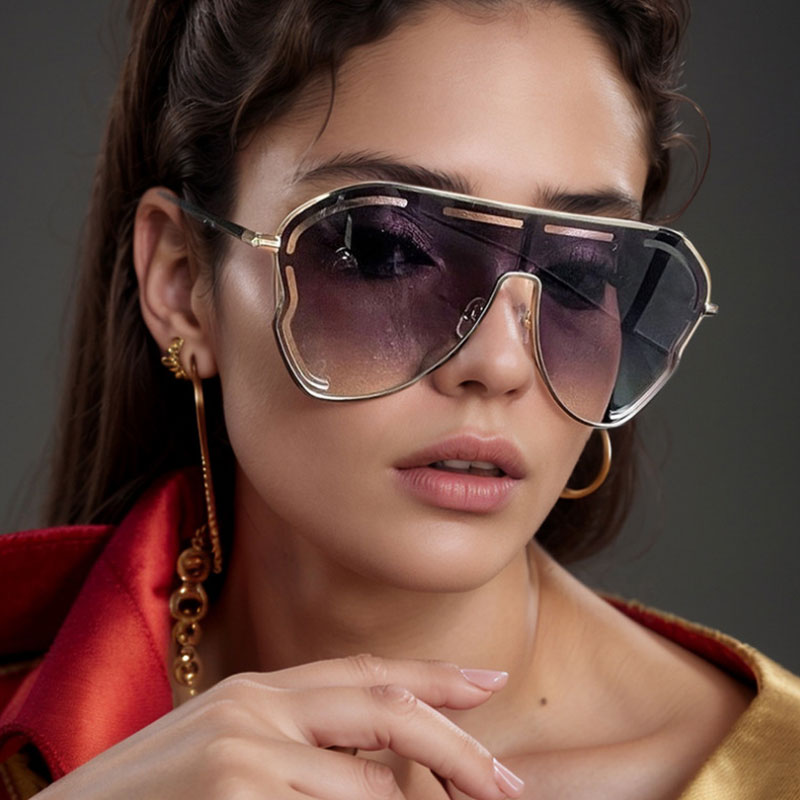 Fashionable Dollger Giant Round Sunglasses with UV Protection for All Genders