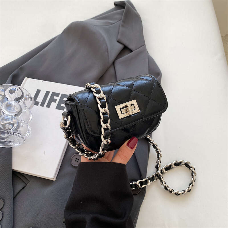 Designer Quilted Embroidery 2025 New Women's Summer Trendy Chain Crossbody Super Popular Mini Small Bags Square Bag