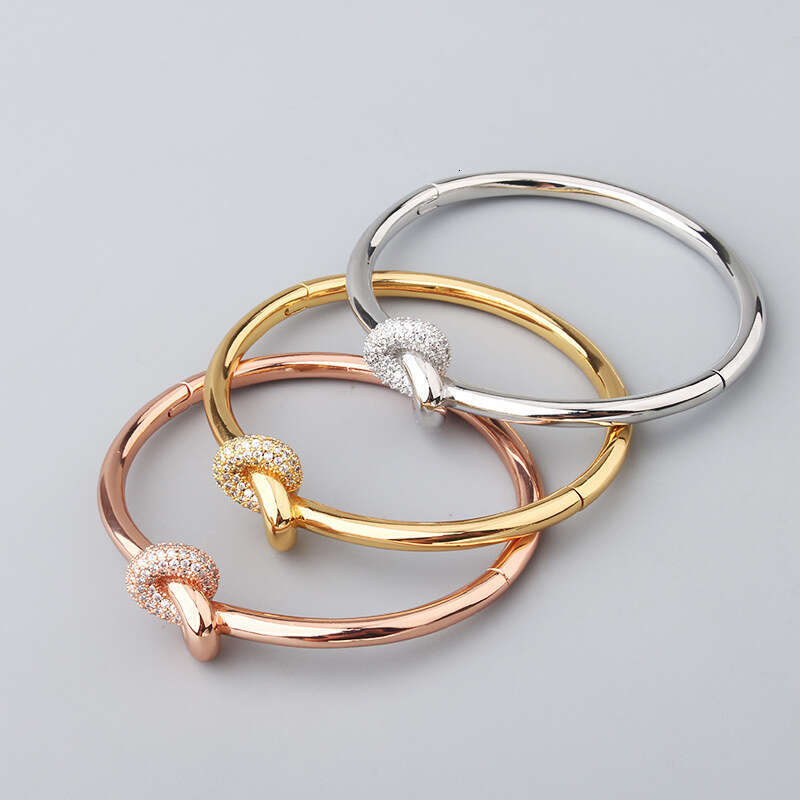 Fashion Gold-Plated for Women, Dia-Studded, Non-Fading, Knot Buckle Bracelet Jewelry