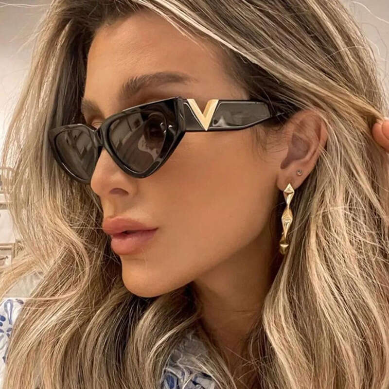 2025 New Modern Show Glasses Trendy Personality Zebra Pattern Fashion Small Frame Designer Cat Eye Sunglasses