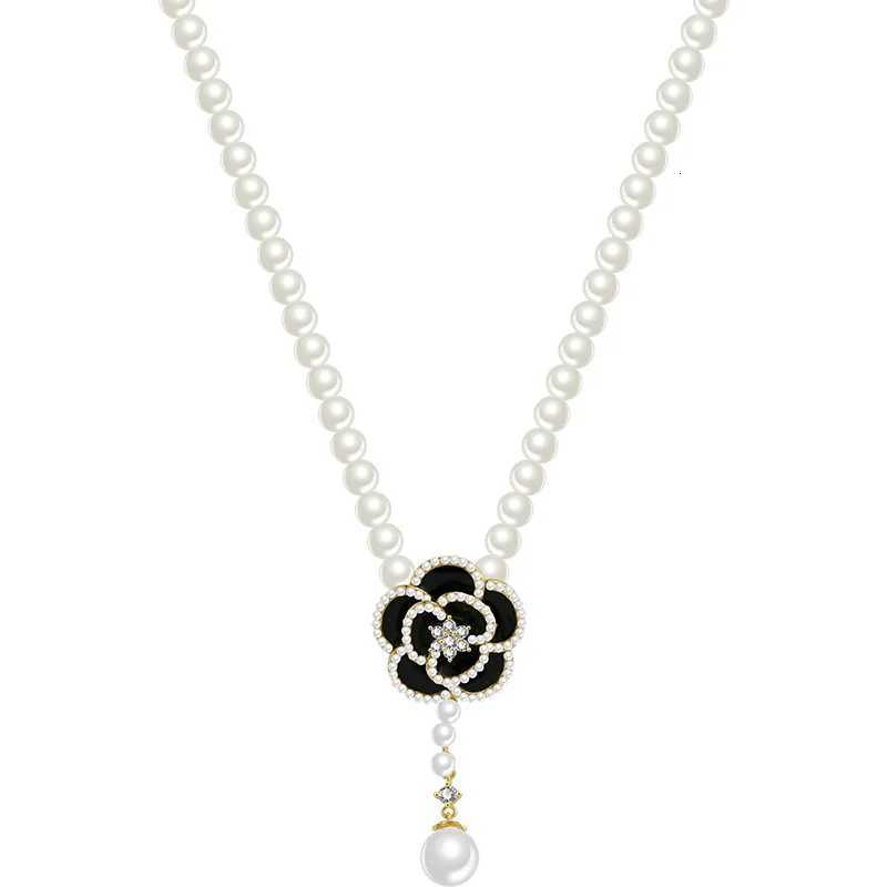 Pearl Classic 2025 Camellia Fashion Necklace Clavicle Chain Summer Woman Luxury Jewelry G250820a