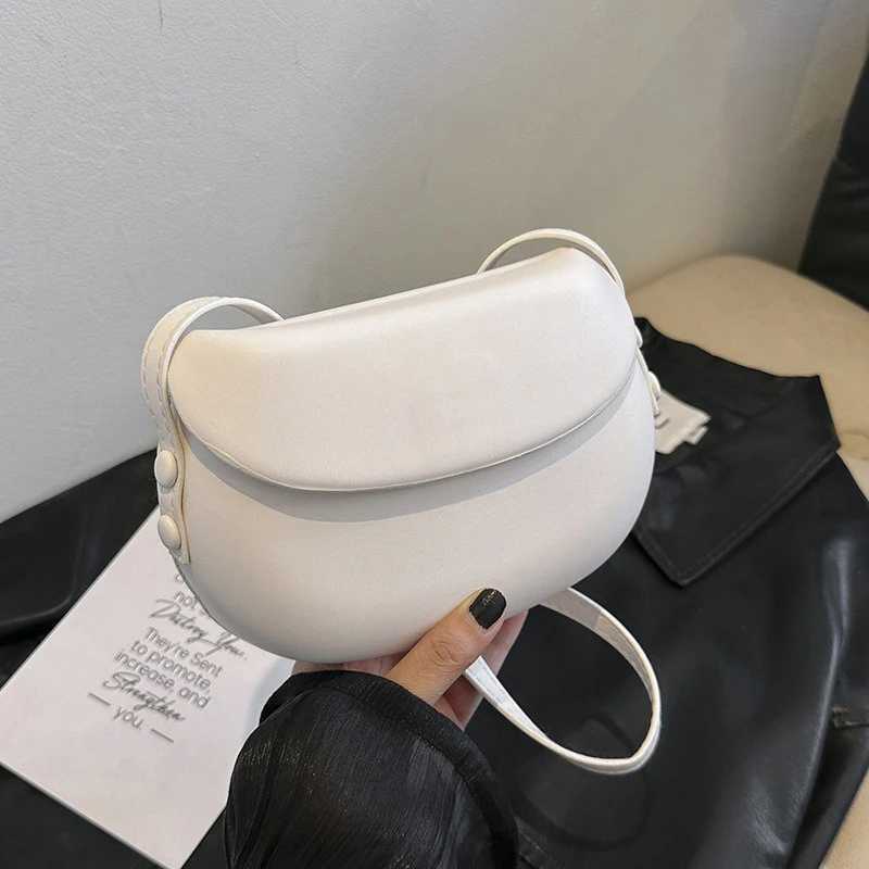 New Trendy Single-shoulder Crossbody Bag for Women with Feel and Versatile Commuting Saddle Bag Features A Niche Design Y250819