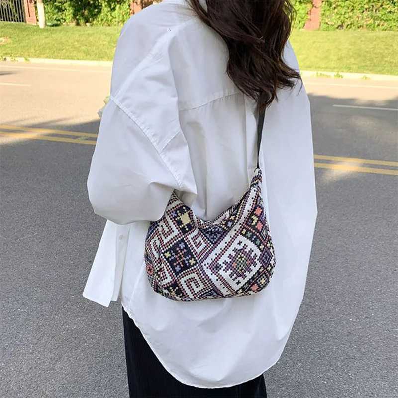 Women Designer Shoulder Bag Vintage Crossbody Bag Large Capacity Handbag Pockets Hobo Bag All-Match Fabric Messenger Bag Y250819