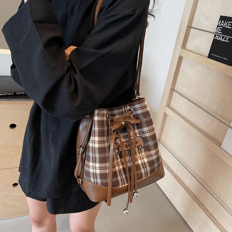 Student Bags Class Small Backpack 2025 New Designer Korean Version Trendy Fashion Double Shoulder Niche High-end Bucket Bag for Women