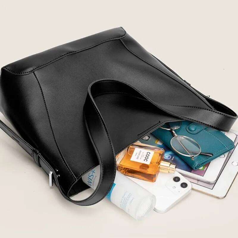 New Fashion Women's Tote High-end Large Capacity Bucket Soft Leather Multifunctional Practical Crossbody Bag Cabas