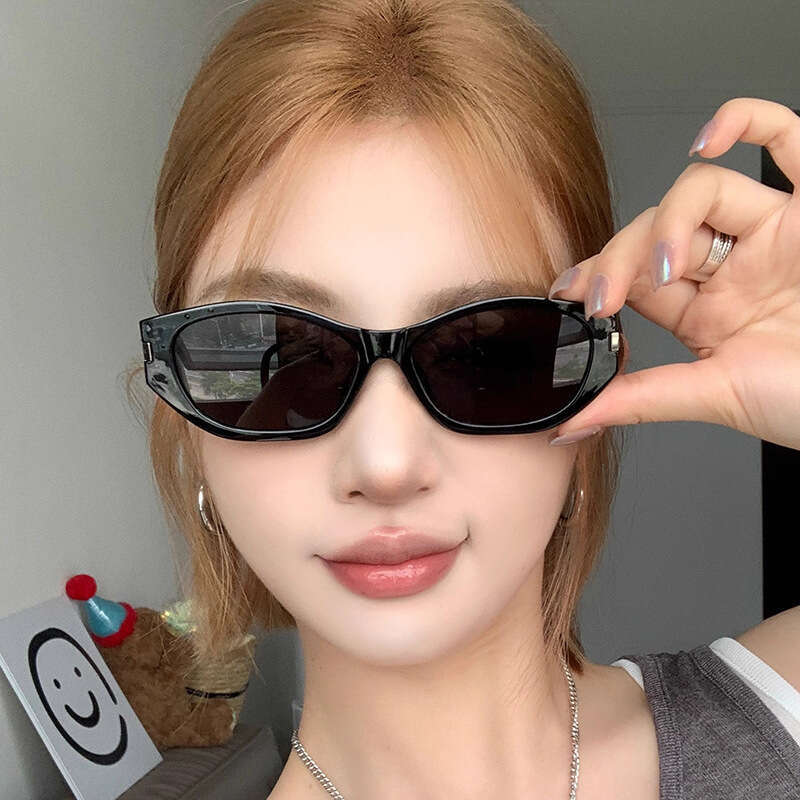 Atmospheric Multi-Side UV Protection Sunglasses Fashion Simple Style New Designer Travel UV400 Glasses