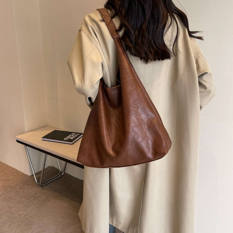 Pleated Commuting Underarm Large Capacity for Bags Women 2025 New Autumn Fashion Designer Casual Tote Niche Shoulder Bag