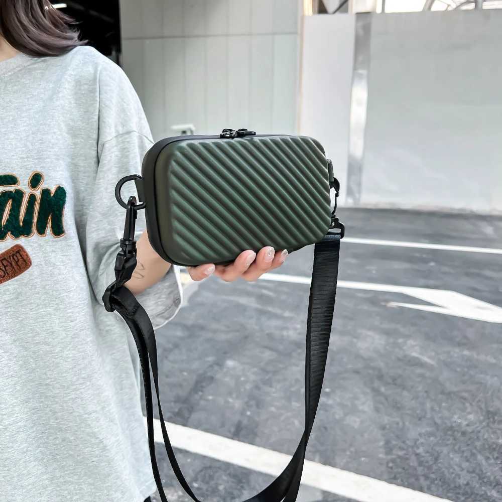 Unisex Trendy Diagonal Striped Shoulder Bag Simple Lightweight Box Bag Soft Pu Leather Pressed Shells MenS Messenger Bag Y250819