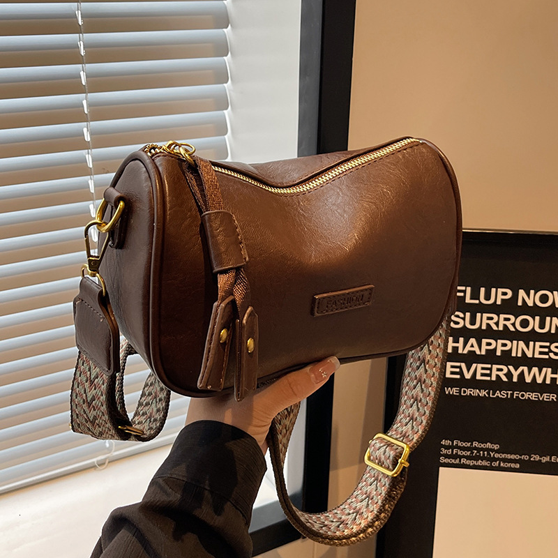 2025 Autumn Fashion Bag Autumn/Winter Retro New Wide Shoulder Strap Crossbody Bag Women's Small Bag Women's Crossbody Bag Women's Cross