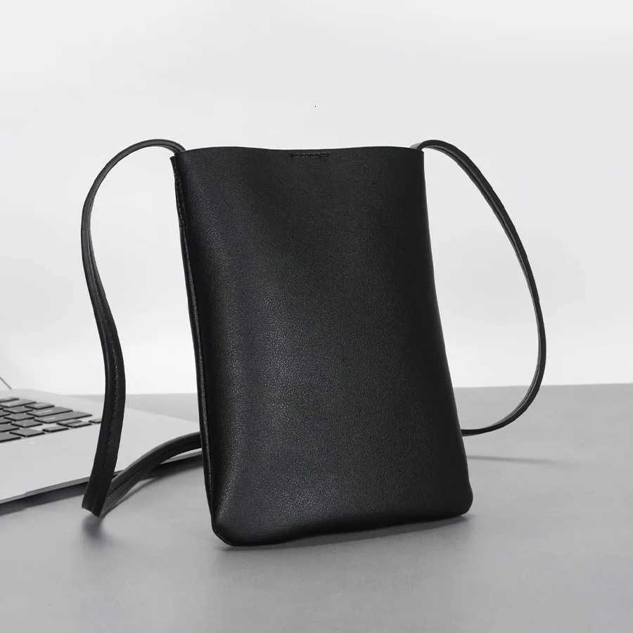 Women Leather Small Crossbody Bag Black Cell Phone Bag Lightweight Fashion Shoulder Bag Ladies Travel Purse Y250819