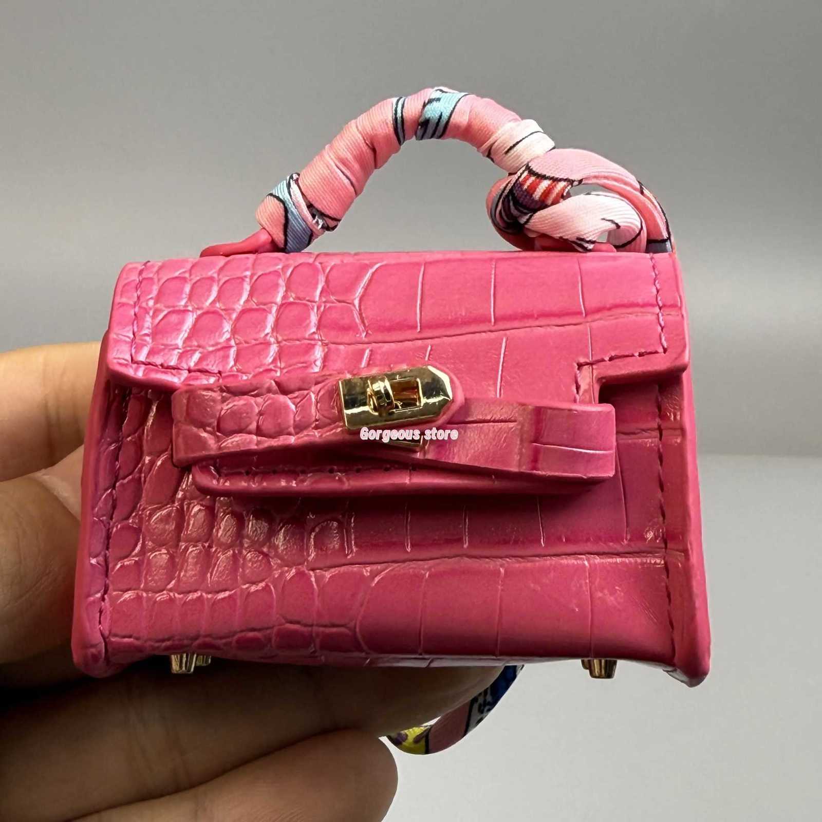 Super Link Mini Long Style Crocodile Pattern Bag Pendant Car Keychain Gift Female Exquisite Creative Earphone Cute Bag Pendant XJ250820