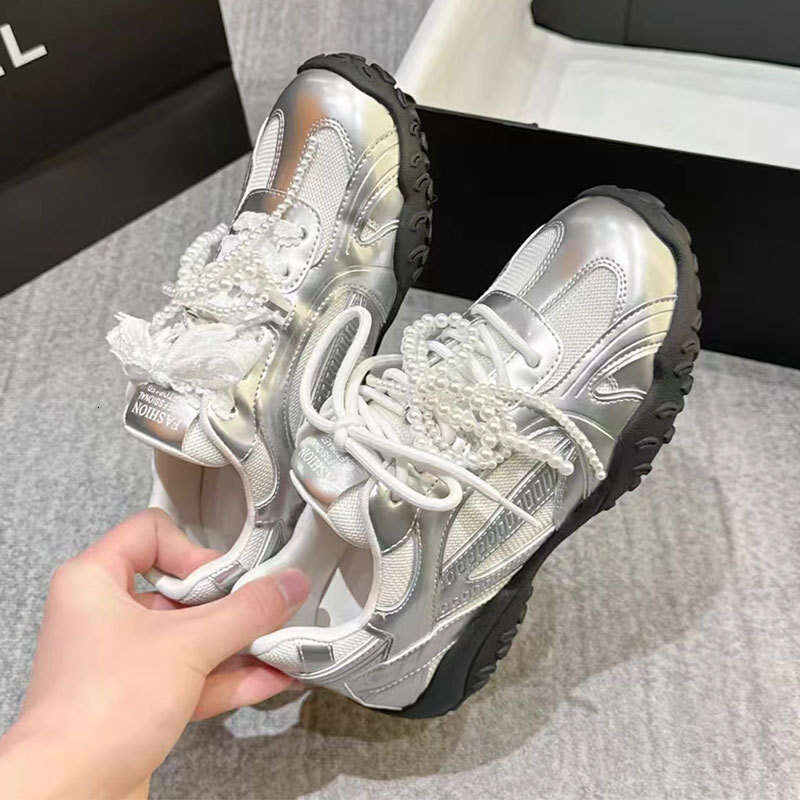 Grape Mom Same Style Age-Reducing Fashion Pearl Bow Round Toe Front Lace-Up Versatile Casual Forrest Gump Training Shoes for Women Spring