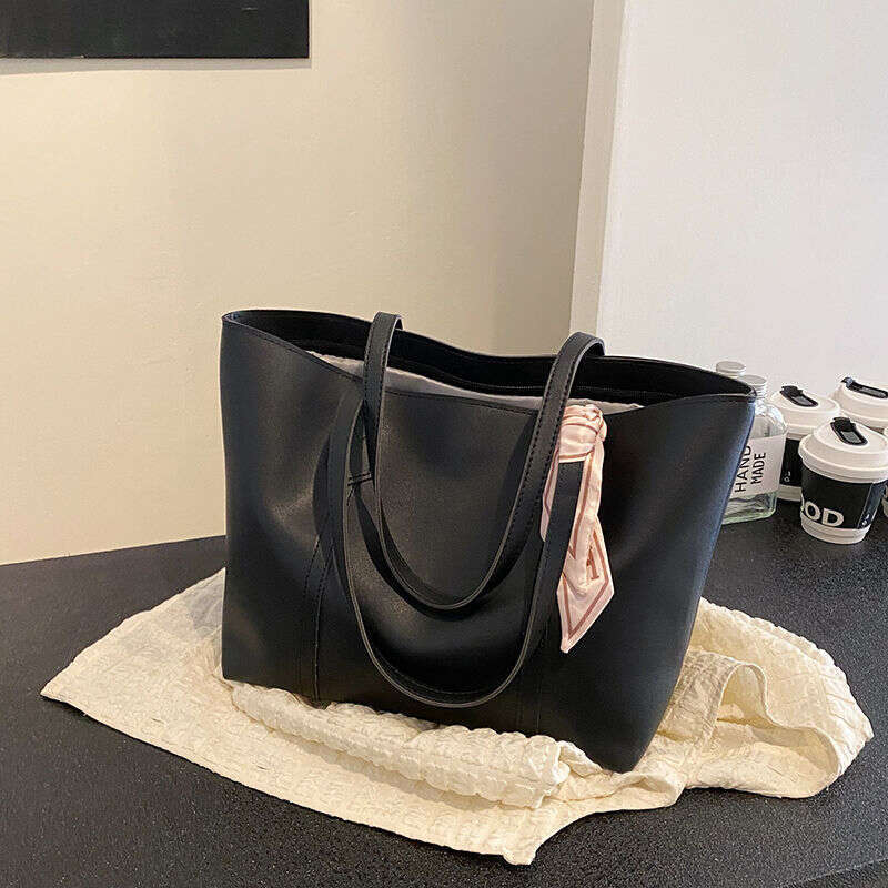 High-Value Large-Capacity 2025 New Commuter Tote Bag for Women Ins Style College Student Shoulder Handbag
