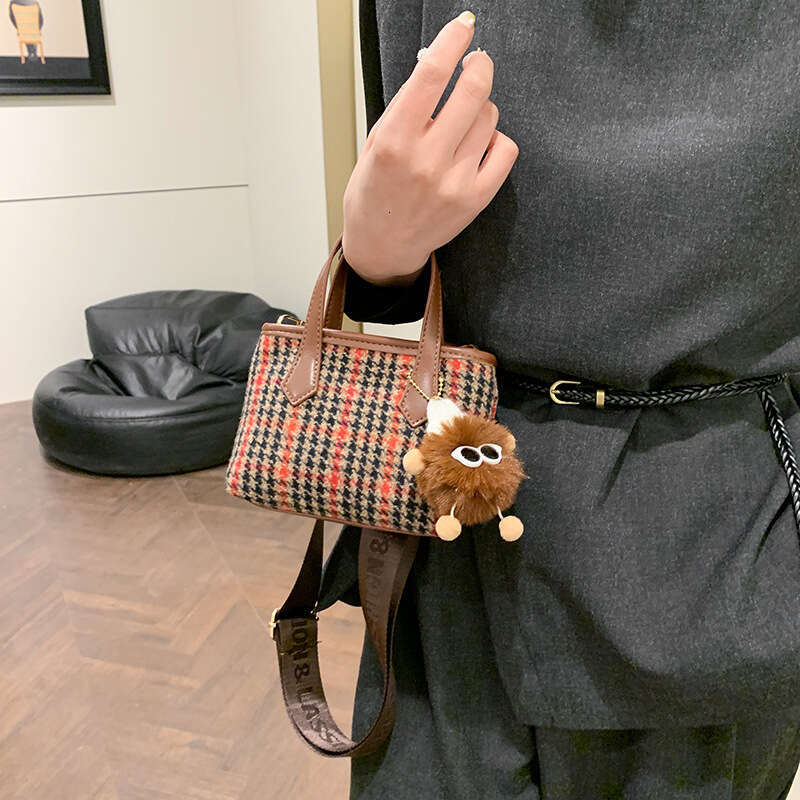 2025 Niche New Plaid Bag for Children Fashionable Novel Outdoor Play Crossbody Handbag Coin Purse