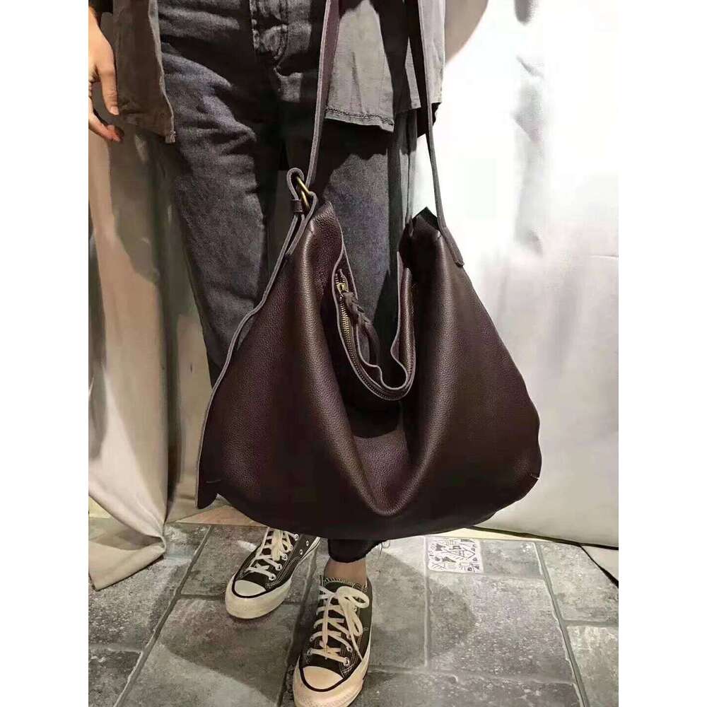 Ladies Genuine Leather First Layer Cowhide New Retro Art Personality Large Capacity Soft Leather Shoulder Messenger Bag