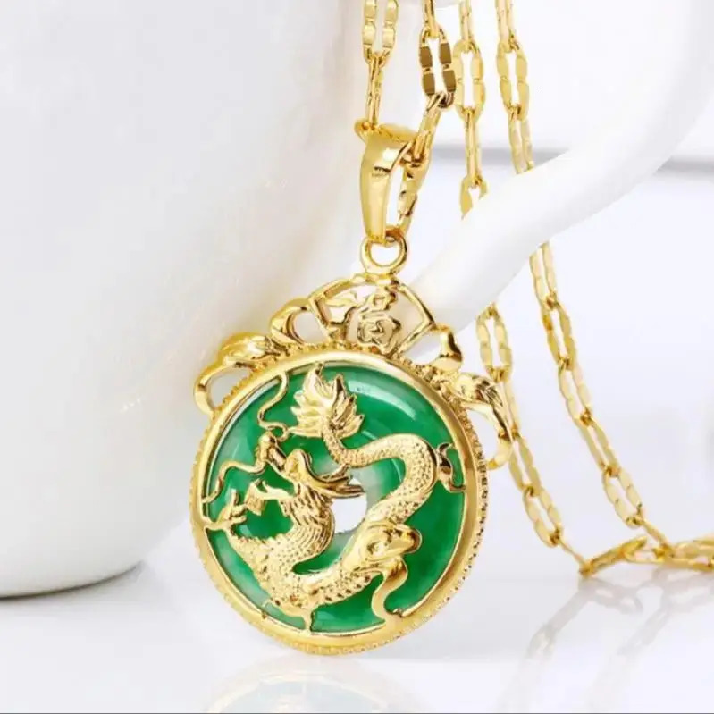 Green Jade Auspicious Domineering Dragon Necklace Mens and Womens Personalized Lucky Amulet Jewelry Accessories 250818
