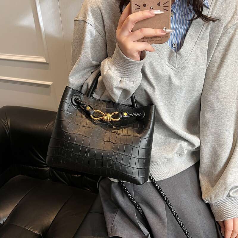 High-end Simple Handheld Small Square Bags 2025 New Spring Niche Designer Fashion Single Shoulder Casual Crossbody Bag