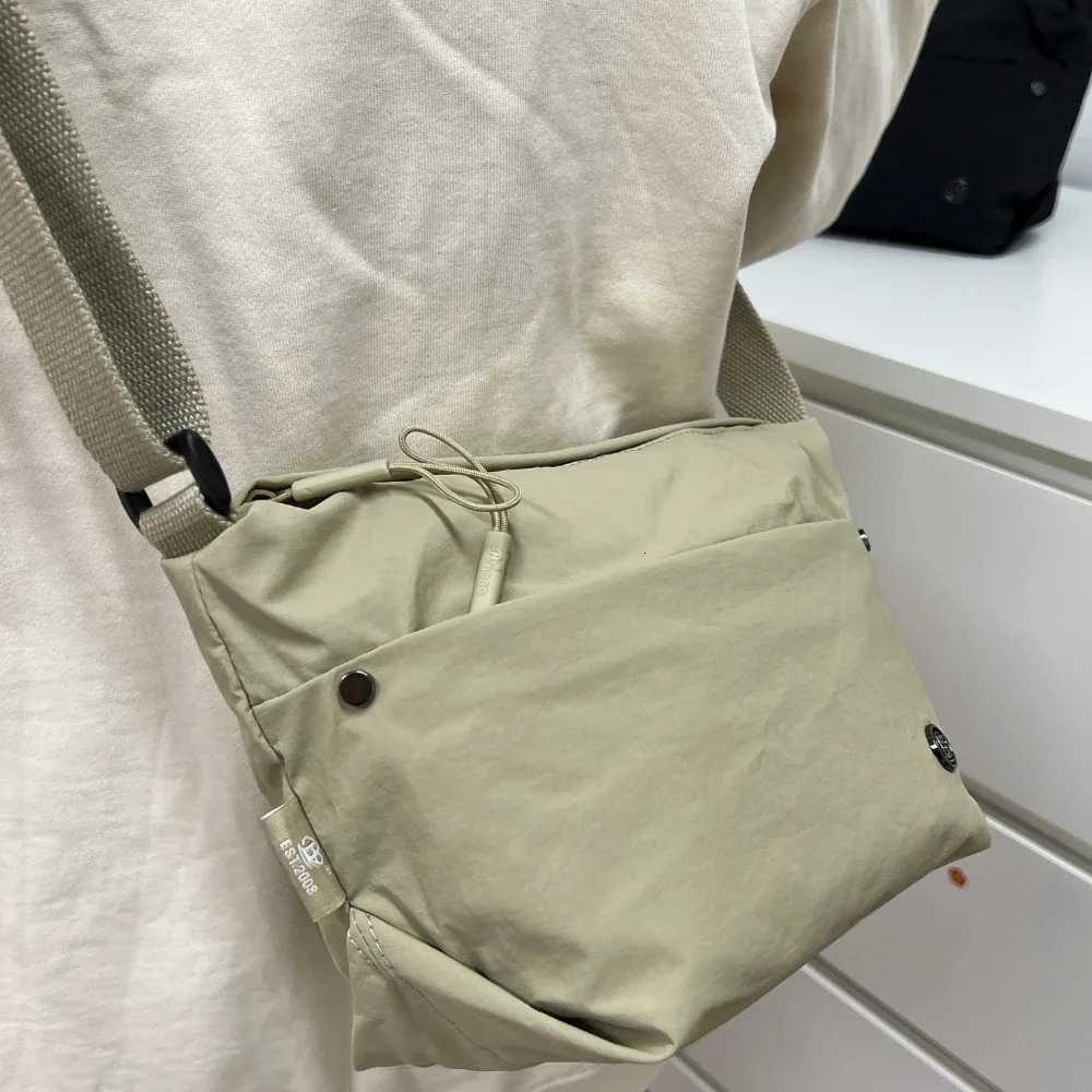 Ultra-light Nylon Crossbody Bag for Women Adjustable Wide Strap Lightweight Womens Bag Zipper Closure Stylish Messenger Bag Y250819