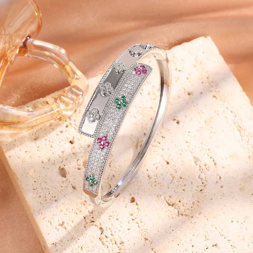 Bangle Bracelets Woman Clover Bangle Silver Tone Paved Diamond Bangle High-End Bridal Party Jewelry