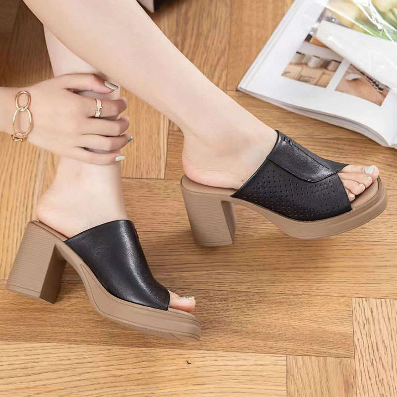 2025 New Summer Genuine Leather Fashionable Casual Height Increasing 7CM Peep Toe Sandals Thick Sole High Heel Slippers