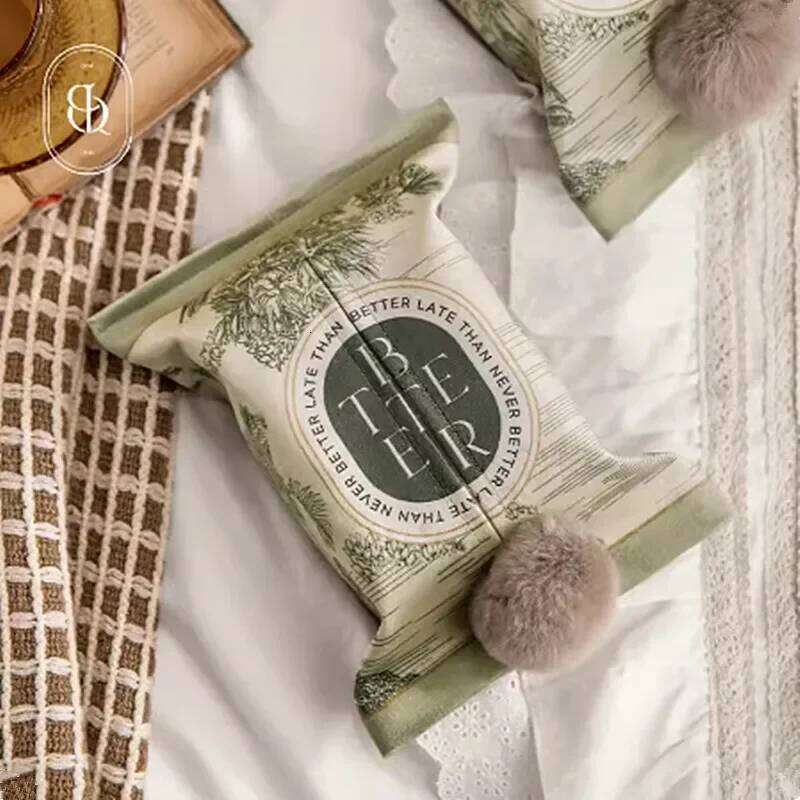 Retro Style Light Tissue Box, Paper Towel Storage Bag Case, Hand Painted Flower Printed and Dyed Plush Fabric