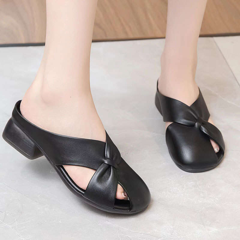2025 Summer Outer Wear Top Layer Cowhide Casual Mules Hollow Closed Sandals Comfortable Round Toe Chunky Heel Women's Slippers