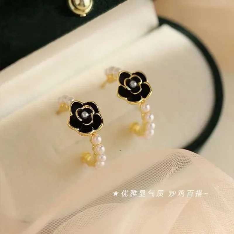 Black Camellia Earrings Pearl Fashionable Zircon Ear Rings with Oil Drop 2025 New Trendy and Luxury Earrings Gg250820