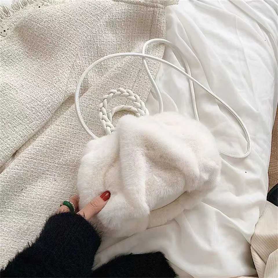 Woman Soft Plush Shoulder Bag New Fashion Autumn And Winter Korean Version Simple Crossbody Bag For Traveling Shopping Handbags Y250819
