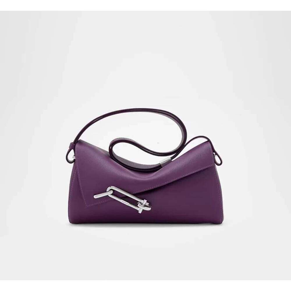 Autumn And Winter New Lock Box Interlock Black Senior Small Square Bag Fashion Leather One Shoulder Crossbody Underarm Sheep