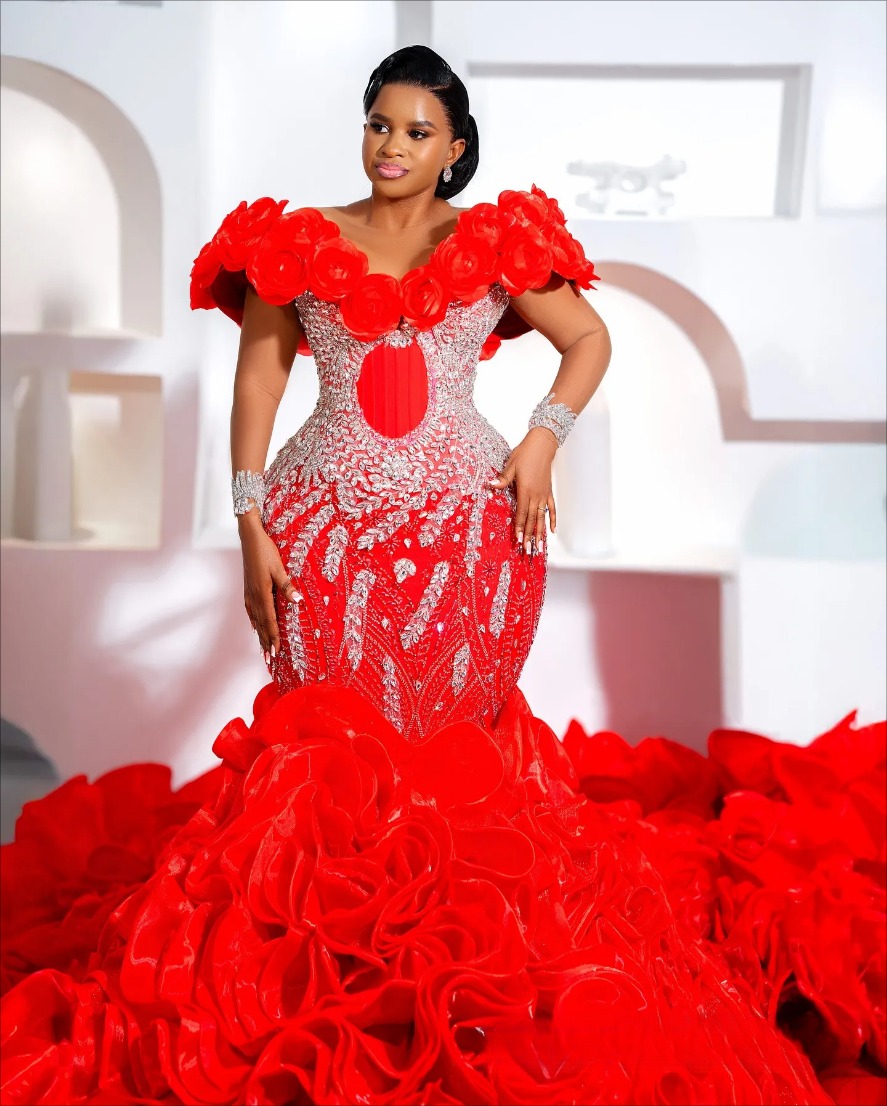 2026 Plus Size Red Prom Dresses New Mermaid Evening Dresses Illusion Luxurious Sheer Neck Ruffles Bead Lace Crystals Birthday Party Dress Second Recep