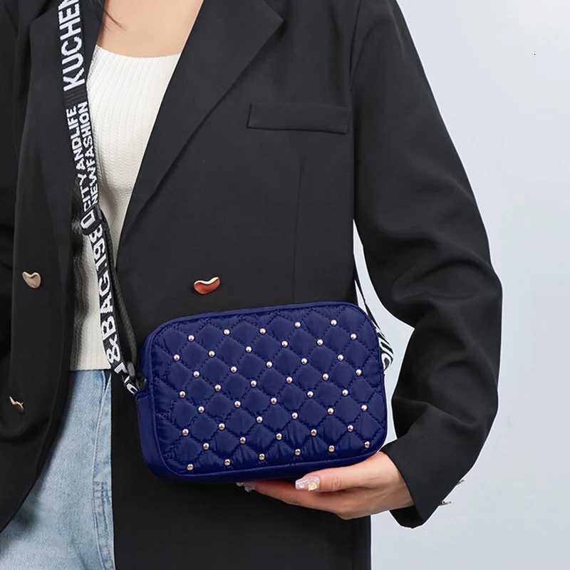 Neutral style bag for men and women with a cross-body design suitable for travel and photography. Made of nylon material. Y250819