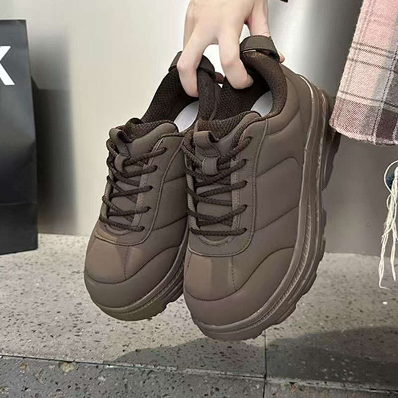 2025 Spring Summer Niche Collaboration Platform Thick Sole Puff Bread for Women Red Comfortable Versatile Dad Shoes Trendy