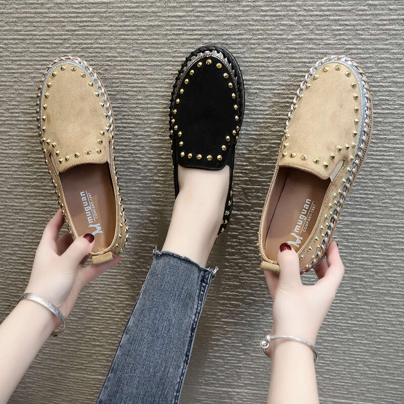 Plus Size Casual Single 2021 Spring and Autumn New Loafers Thick Bottom Flat Rivet fashion Women Shoes