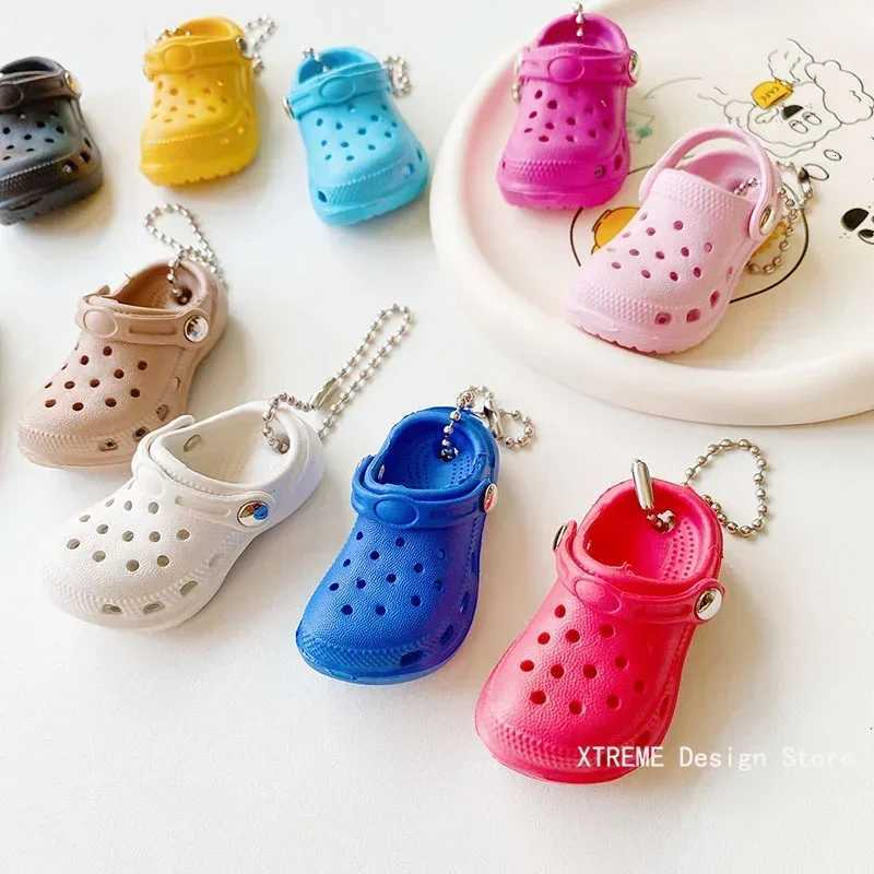 Creative Simulation Mini EVA Hole Shoes Keychain Pendants Colorful Croc Shoe Charms For DIY Car Key Bag School Bag Backpack XJ250820