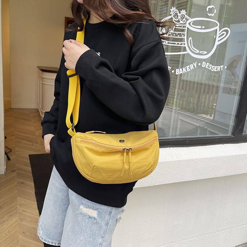 2025 Autumn New Oxford Cloth Women's Shoulder Bag Simple Solid Color Crossbody Bag Leisure Commuter Cycling Sports Chest Bag Women's Crossbo